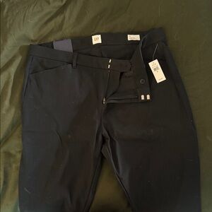 GAP Signature Skinny Ankle Pants in Black